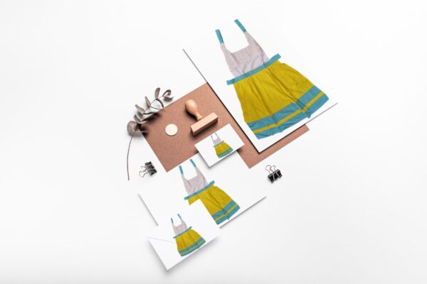 Bright Mix Apron with Dual Pockets