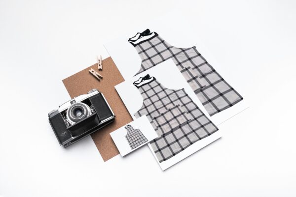 Classic Checkered Apron with Large Pocket